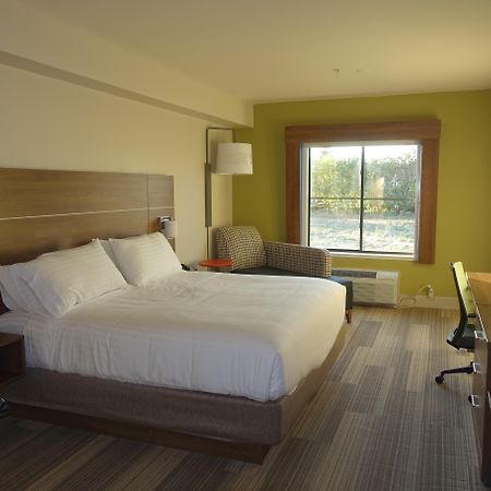 Holiday Inn Express & Suites Brentwood Exterior foto