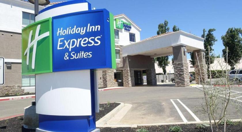 Holiday Inn Express & Suites Brentwood Exterior foto